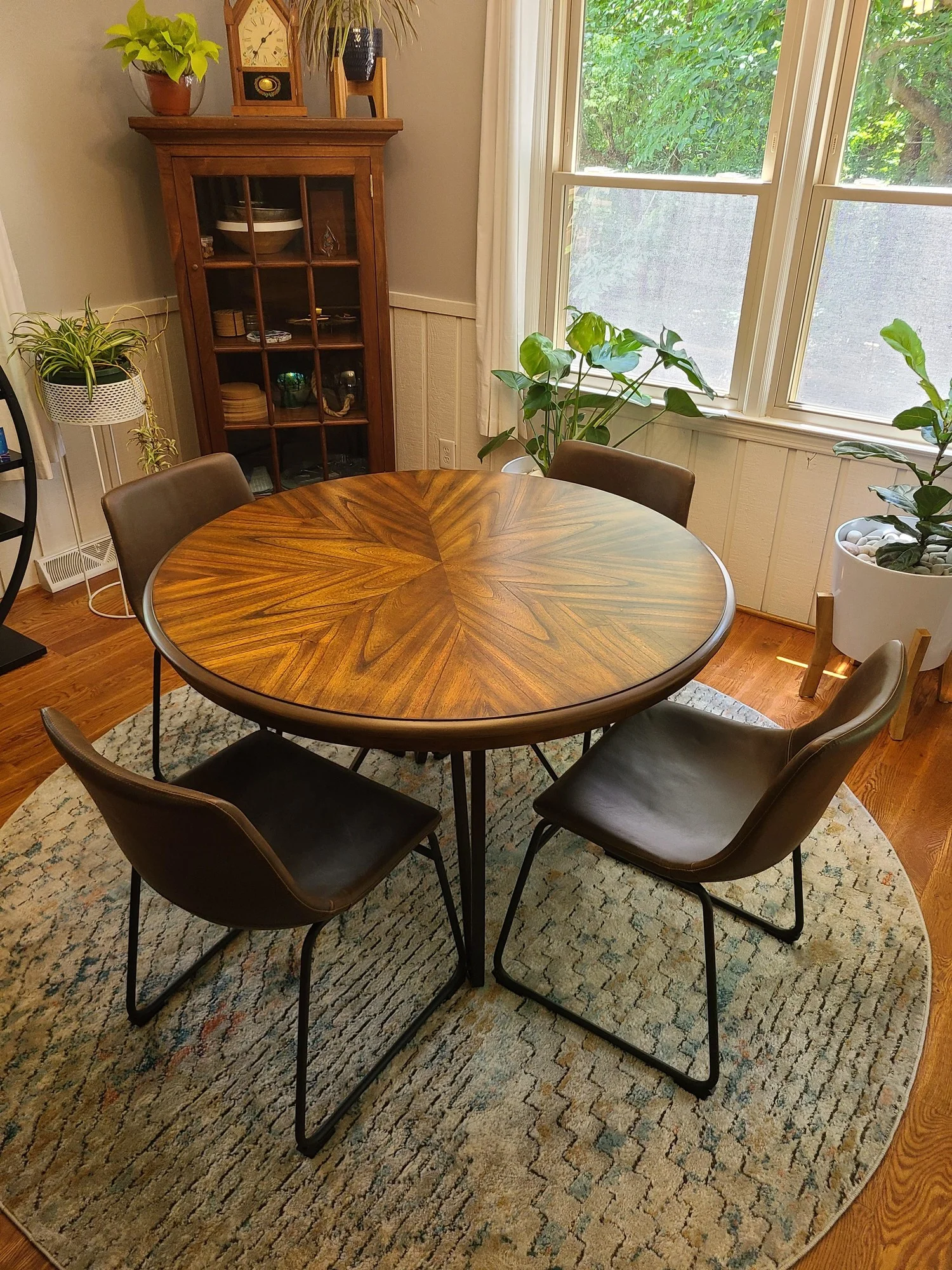 Centiar Dining Table and 4 Chairs